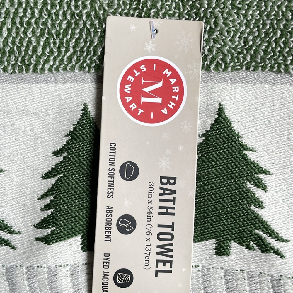 MARTHA STEWART🌲Set of 2 Evergreen Trees Bath Towels 🌲NWT🌲Beautiful Quality 🌲 - Picture 3 of 10